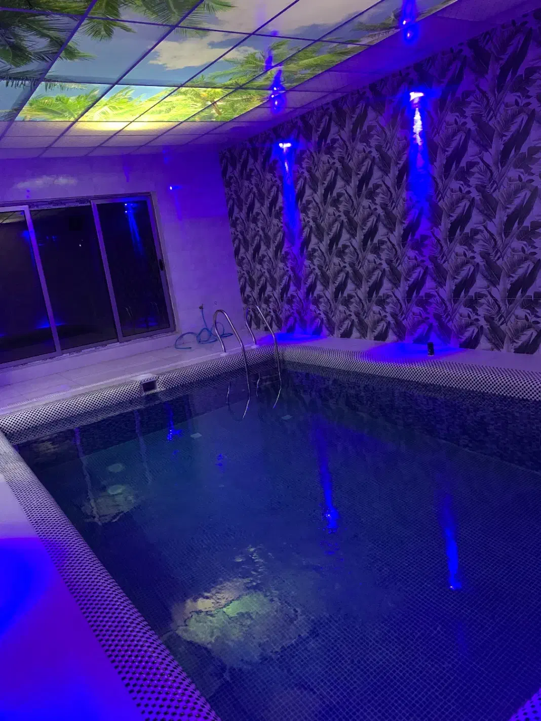 اجاره ویالا باغ استخر روزانه|اجارهٔ کوتاهمدت ویلا و باغ|خسروشاه, |دیوار