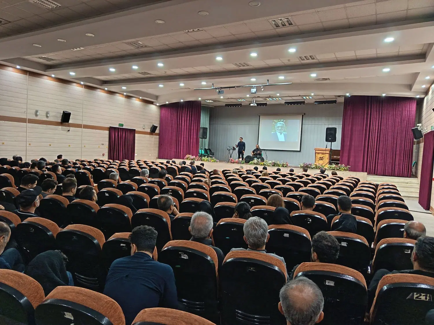 برگزاری مراسم یادبود ختم سالن همایش|خدمات پذیرایی، مراسم|تهران, فردوس|دیوار