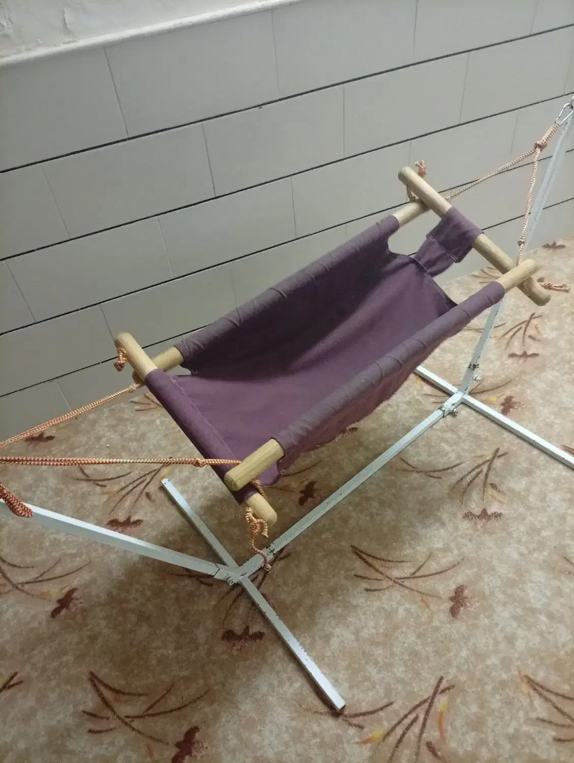 گهواره کودک|تخت و صندلی بچه|کاشان, باغ ماجد|دیوار