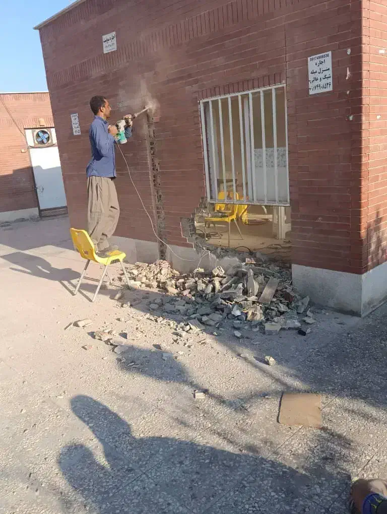 تخریب و کنده کاری ساختمان با ابزار کامل وکارکر|خدمات پیشه و مهارت|بندرعباس, |دیوار