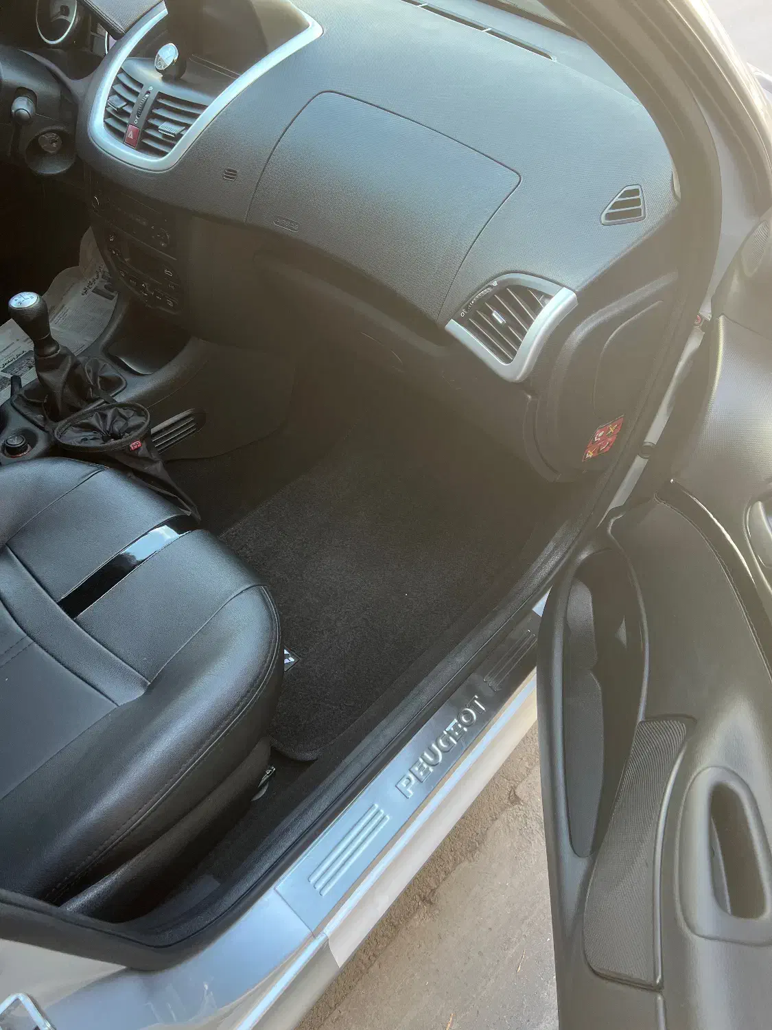 ۲۰۷ خانگی|خودرو سواری و وانت|خمینی‌شهر, |دیوار