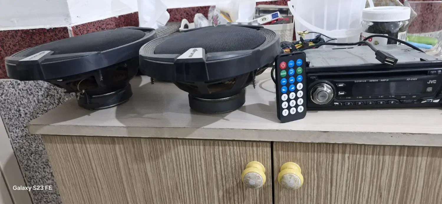 یک عدد ضبط و دوعدد باند|صوتی و تصویری|ایلخچی, |دیوار