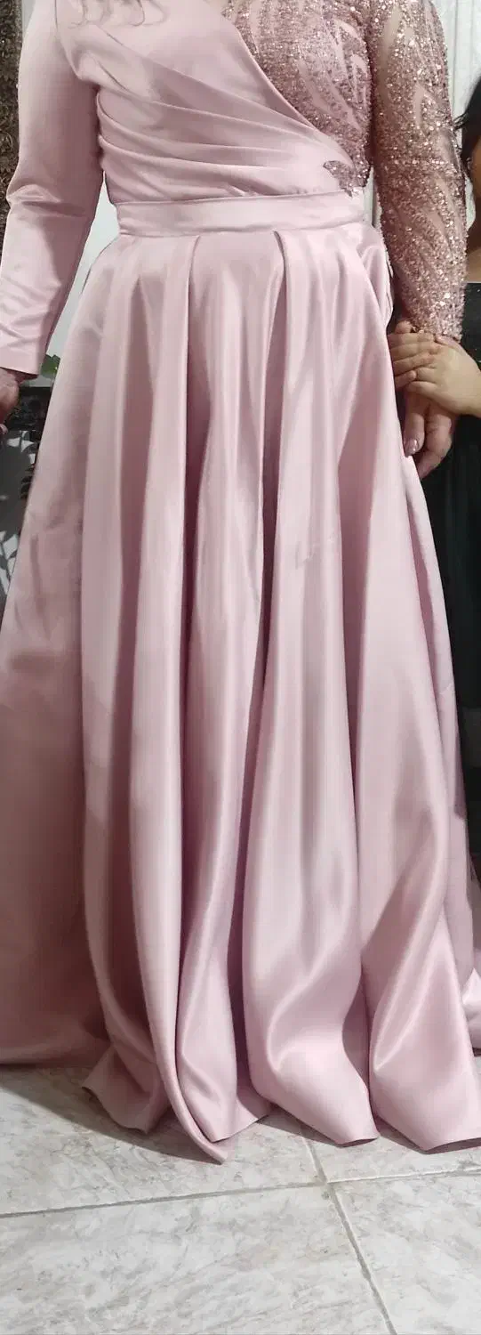 لباس مجلسی|لباس|رشت, یخسازی|دیوار