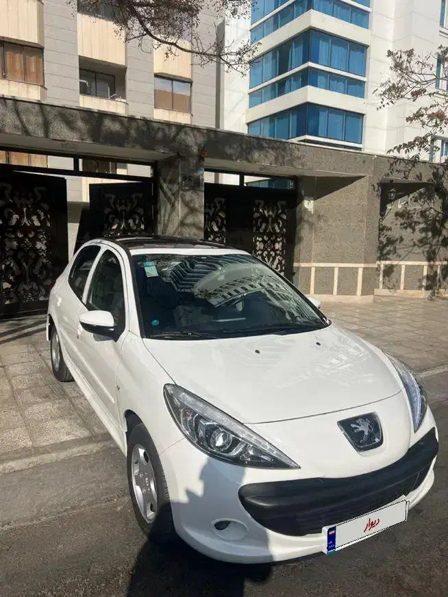 پژو ۲۰۷ سقف شیشه ای|خودرو سواری و وانت|مشهد, آبادگران|دیوار