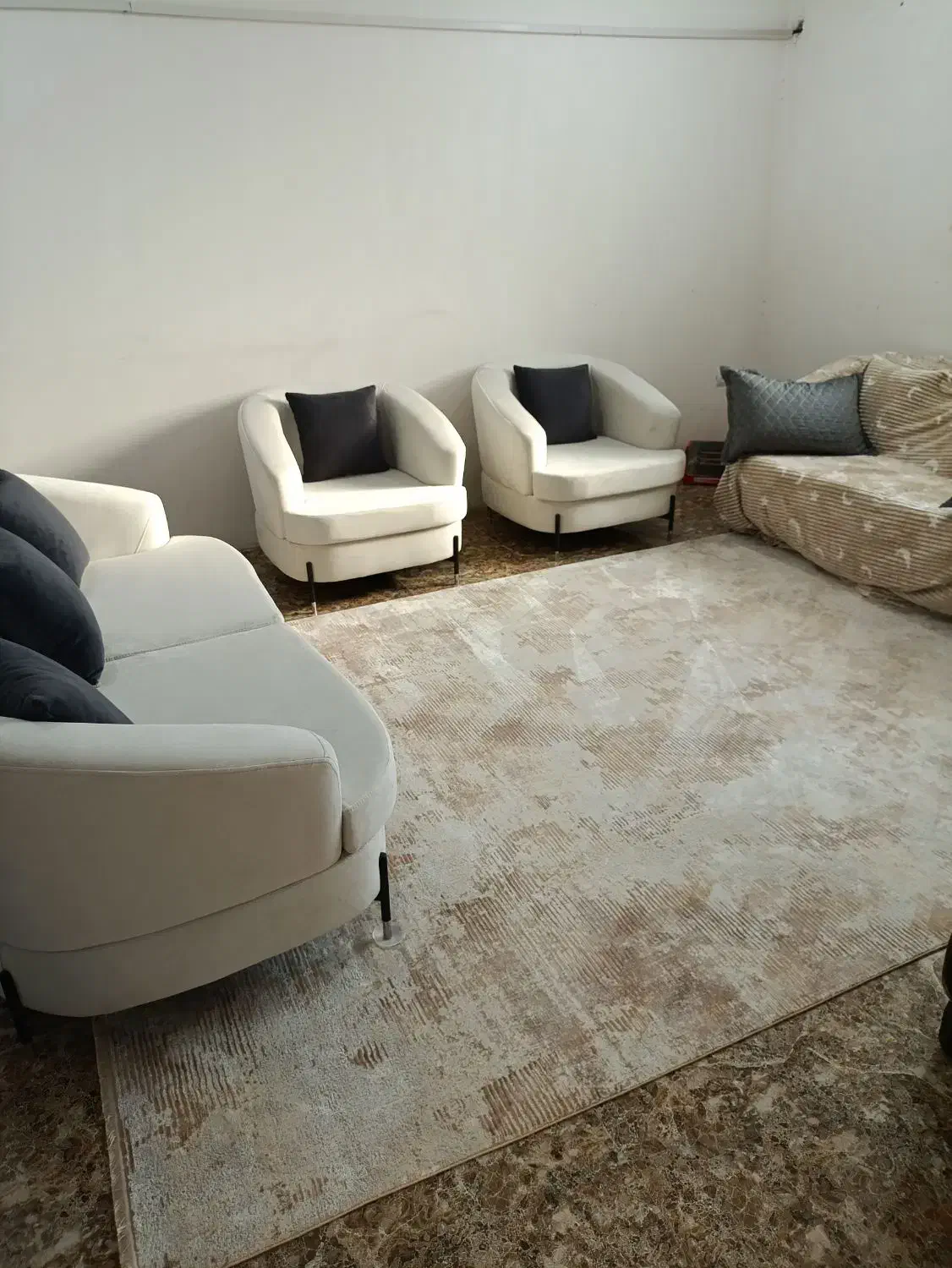 فروش مبل کاملا نو|مبلمان خانگی و میز عسلی|آبادان, |دیوار