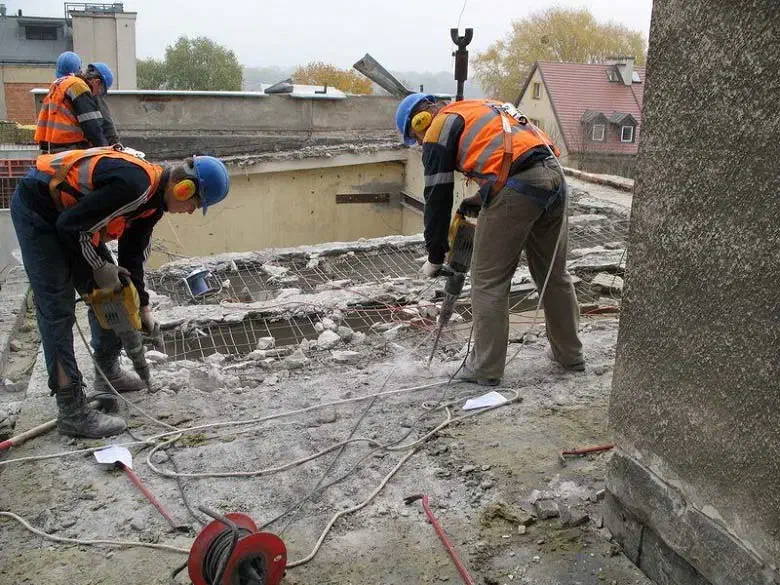 تخریب میکنم آجر چینی بتن ریزی|خدمات پیشه و مهارت|رشت, منظریه|دیوار