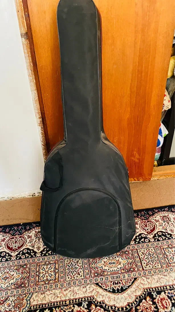 کیتار دیامو|گیتار، بیس، امپلیفایر|رودبار, |دیوار