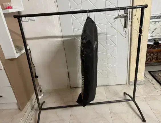 رگال|بندرخت و رخت‌آویز|میانه, |دیوار