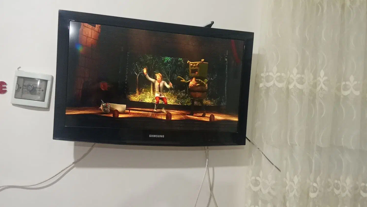 تلویزیون ۳۲سامسونگ اصل کره|تلویزیون و پروژکتور|اسدآباد, |دیوار