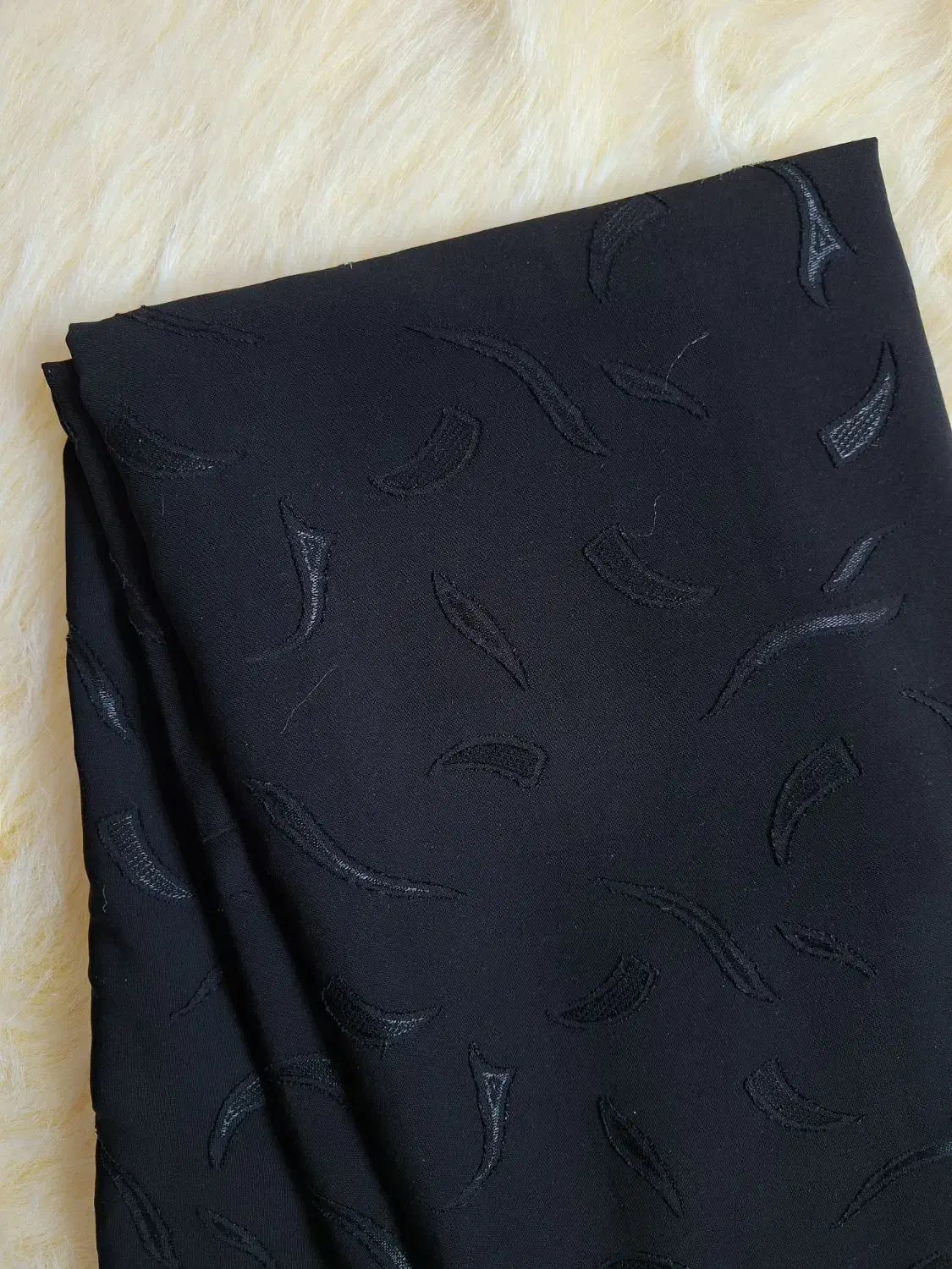 چادر مشکی|لباس|اراک, |دیوار