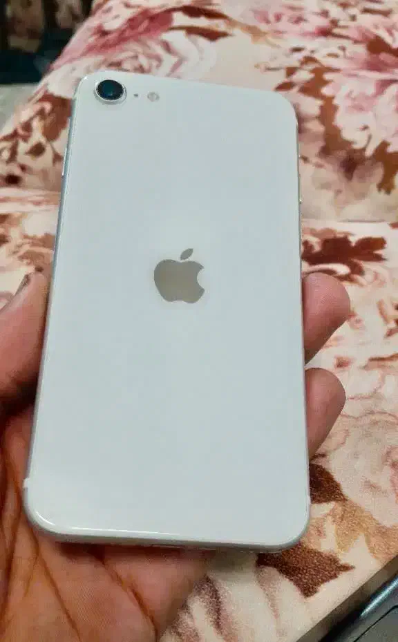 iPhone SE 2020|موبایل|اصفهان, احمدآباد|دیوار
