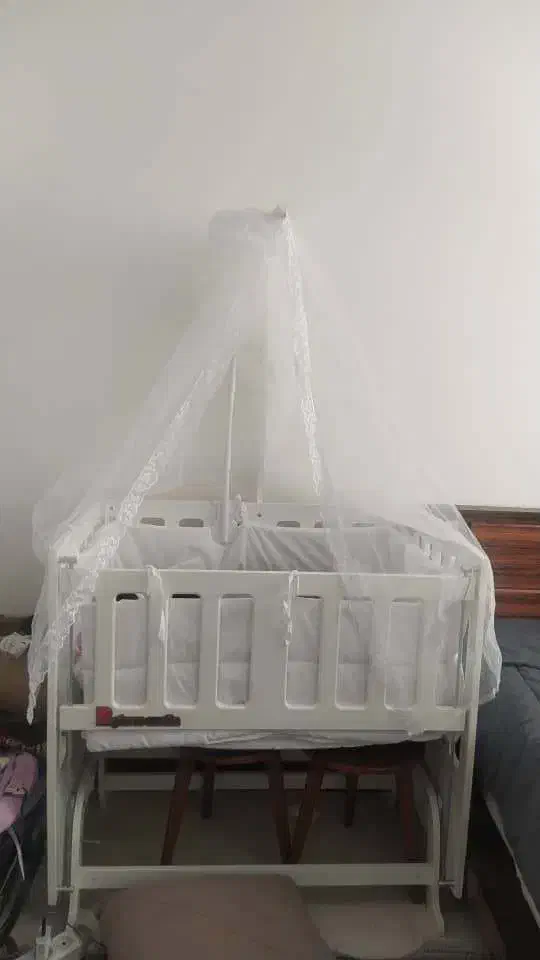 گهواره|تخت و صندلی بچه|شهریار, شهرک وائین|دیوار