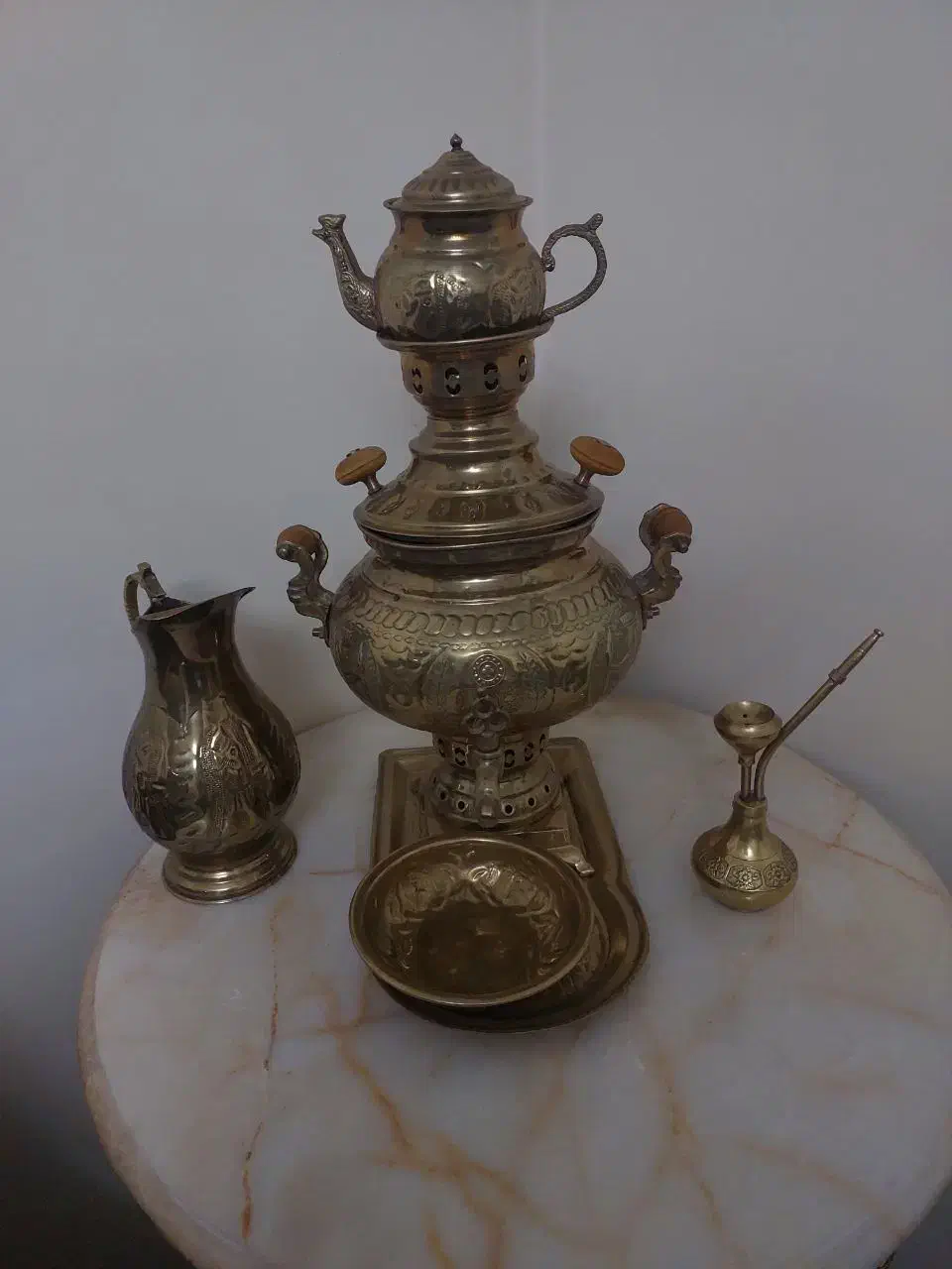 میز خاطره برنزی و سماور برنزی|مبلمان خانگی و میز عسلی|تهران, دولاب|دیوار