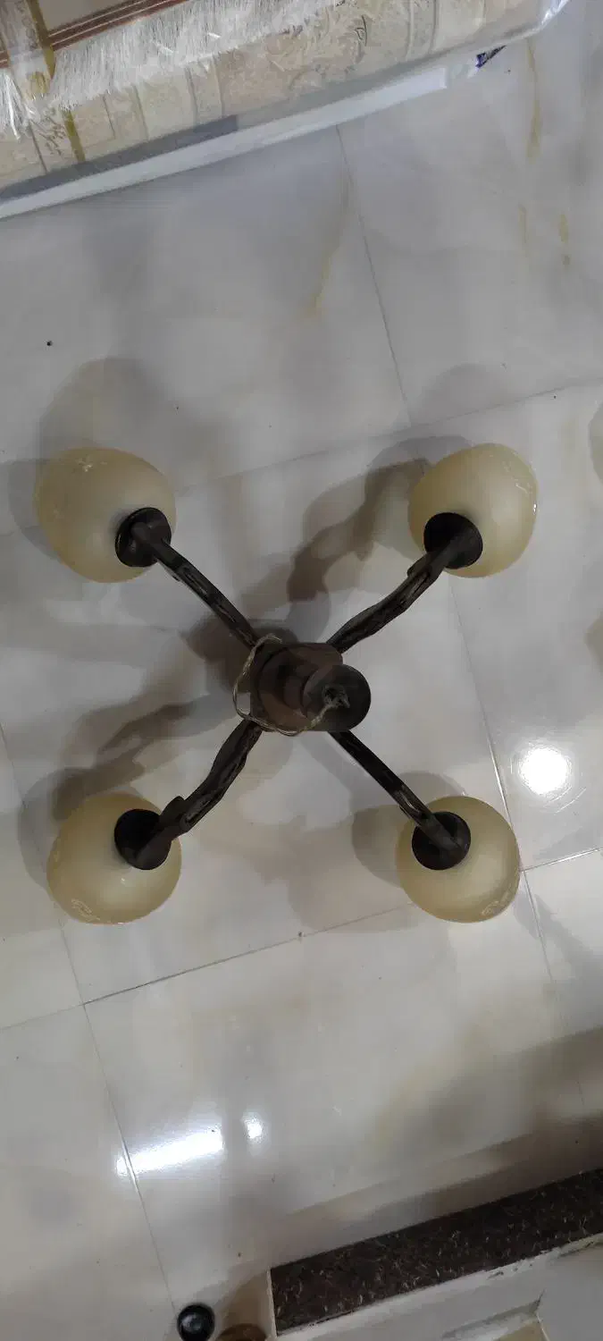 لوستر چوبی قدیمی ۴ شاخه|لوستر و چراغ آویز|محمودآباد, |دیوار