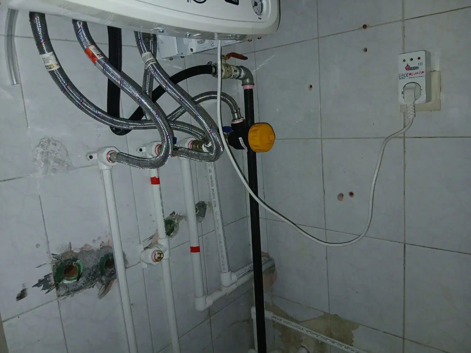 خدمات فنی ساختمان پکیج کولرگازی مشعل نصبیات سیمکشی|خدمات پیشه و مهارت|تبریز, |دیوار