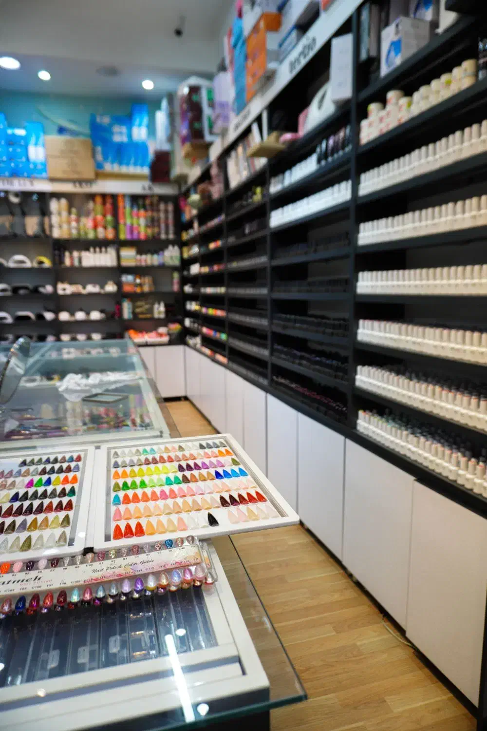 کار دانشجویی پاره وقت یا تمام وقت خانم ها|استخدام خدمات فروشگاه و رستوران|تهران, اباذر|دیوار