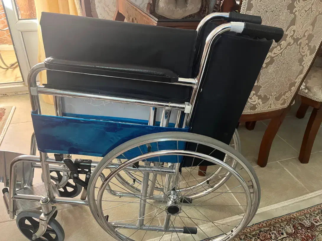 ویلچر استیل در حد نو|آرایشی، بهداشتی، درمانی|کاشان, صنعت|دیوار