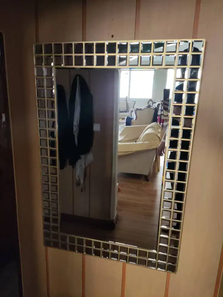 ایینه|آینه|مشهد, راهنمایی|دیوار