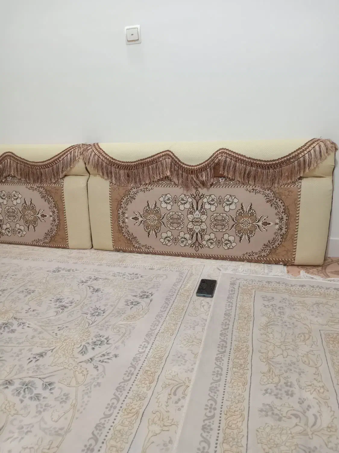 پشتی درحد نو استفاده نشده|پشتی|صفادشت, |دیوار