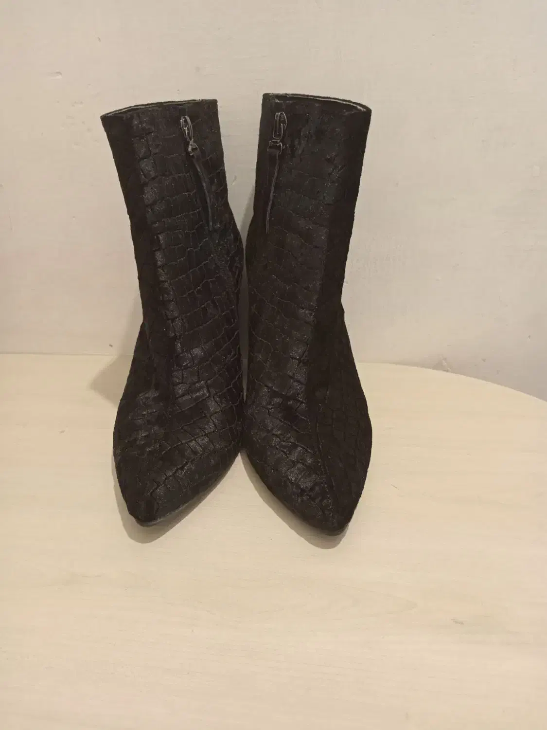 پوتیننو|کیف، کفش، کمربند|مراغه, |دیوار