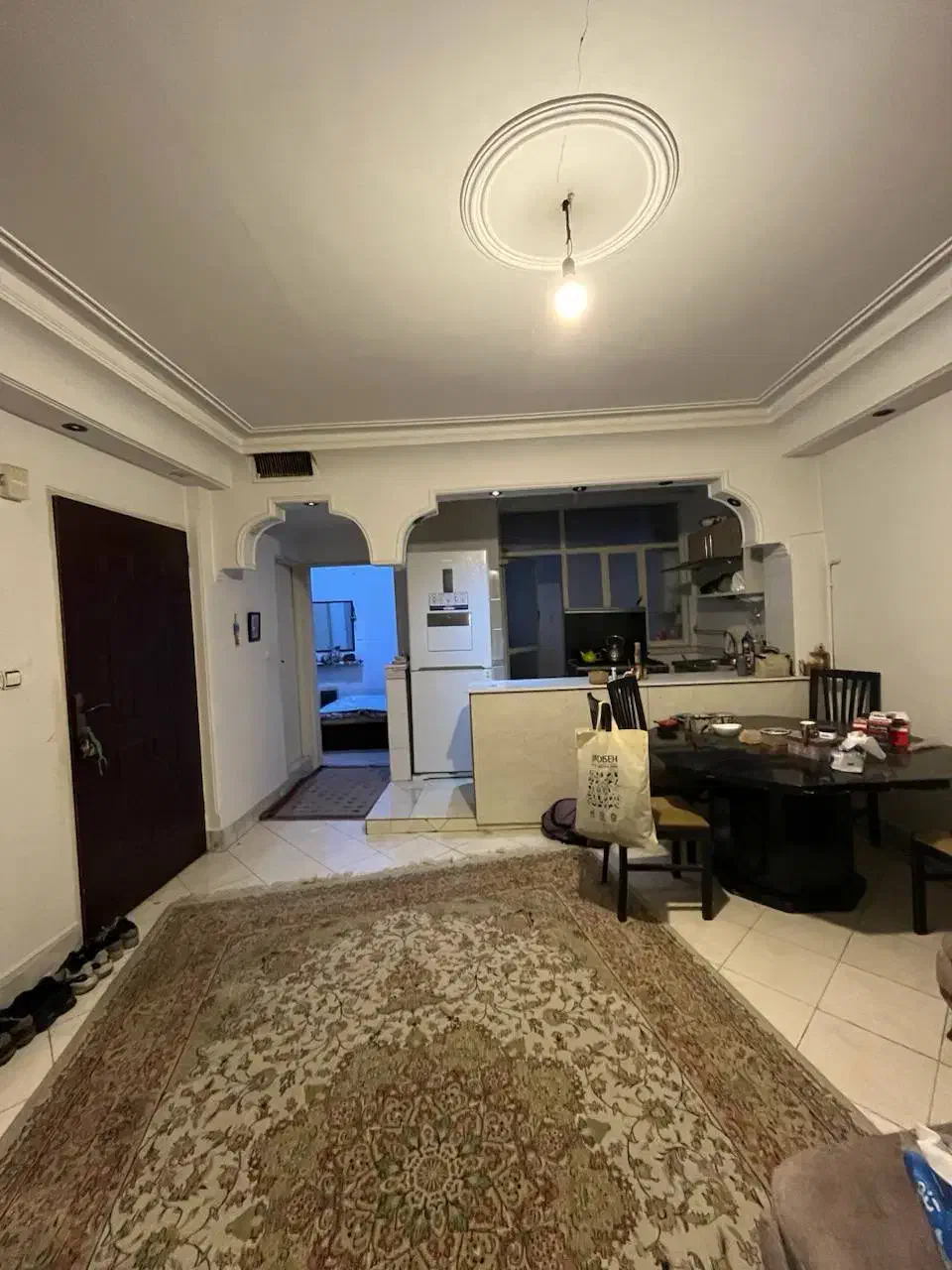 50 متر 3 طبقه تک واحدی طبقه همکف حیاط دار