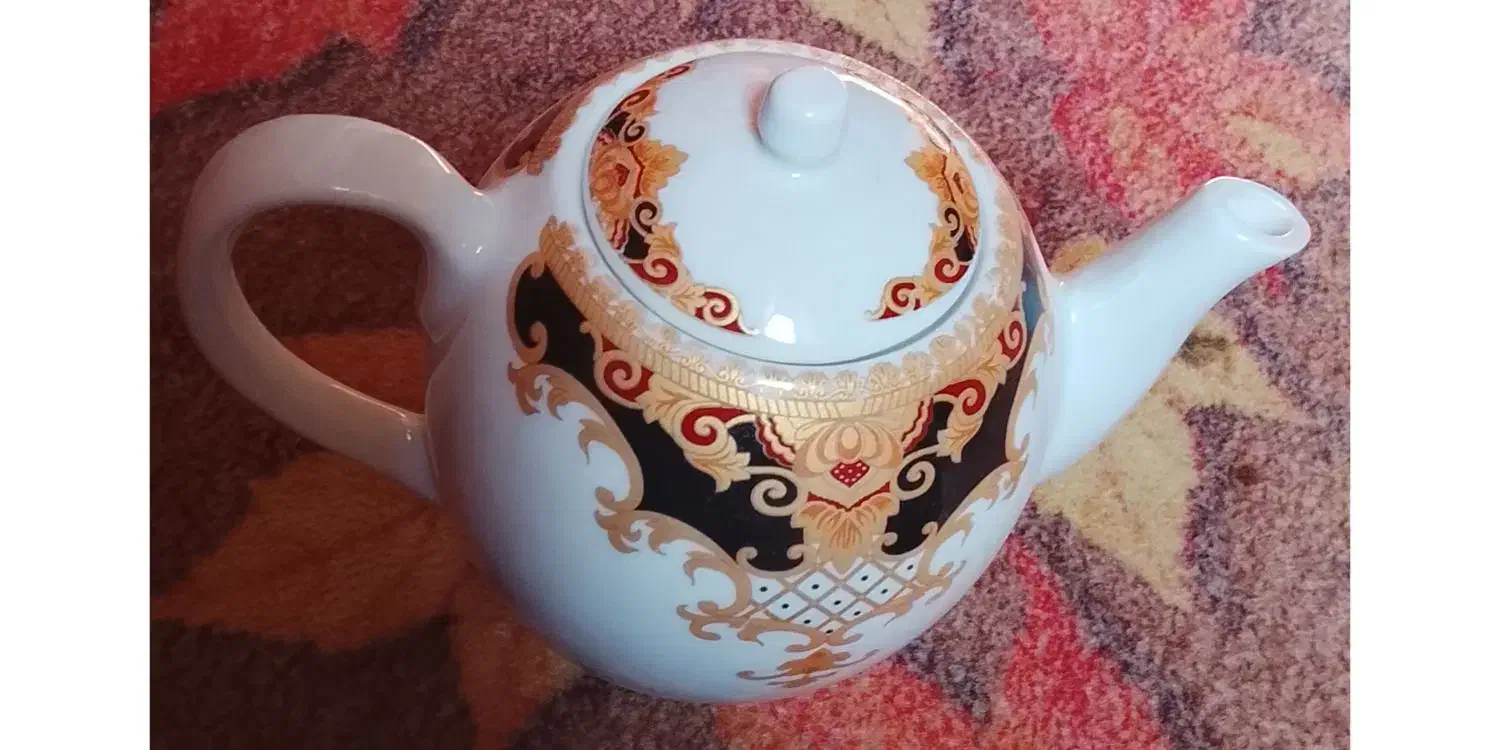 قوری|قوری، کتری، قهوهساز دستی|زهک, |دیوار