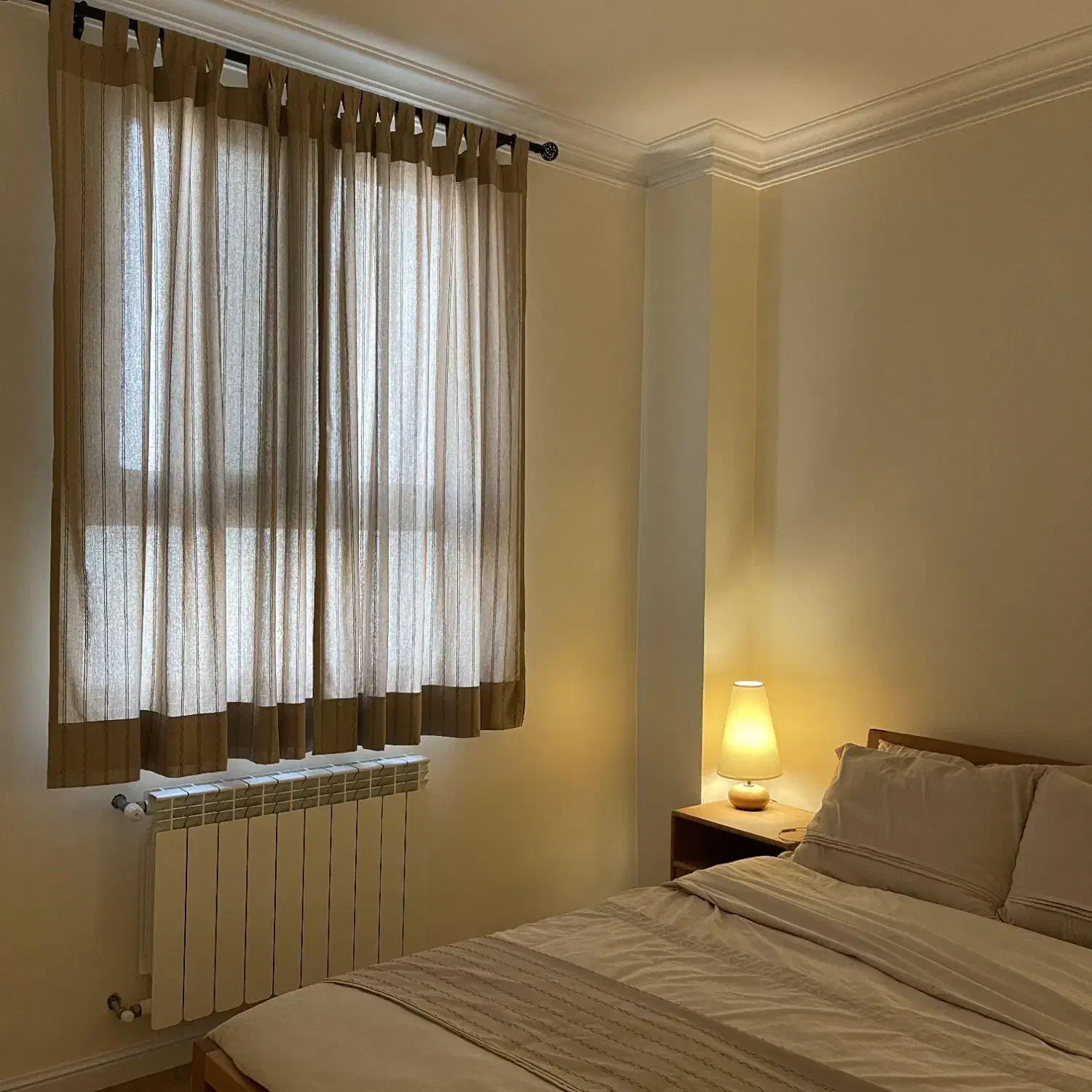 تخت خواب پیرو و دو عدد پاتختی برند پیرو|تخت و سرویس خواب|تهران, تهرانسر شمالی|دیوار