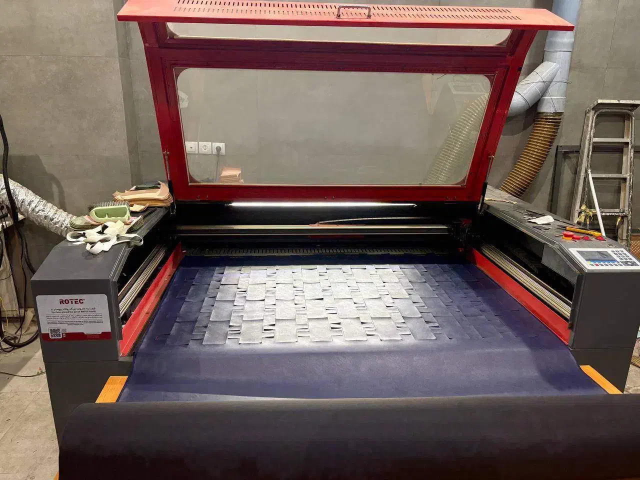 نیازمند نیرو در کارگاه برش لیزر|استخدام صنعتی، فنی، مهندسی|شیراز, شهرک رضوان|دیوار