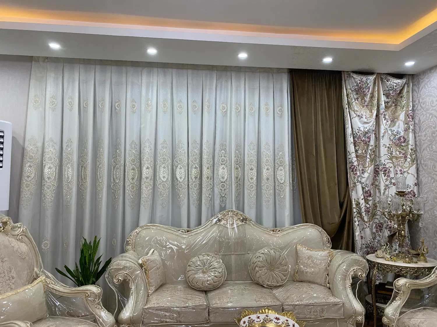 پرده|پرده، رانر، رومیزی|اصفهان, امیرعرب|دیوار