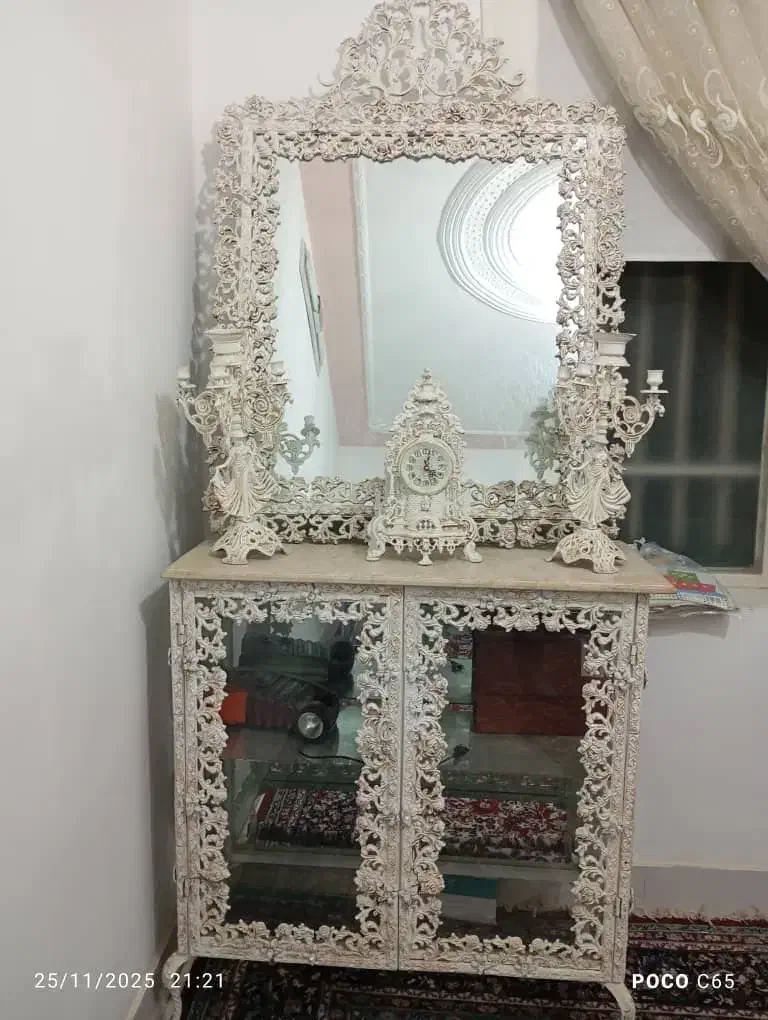 آیینه و شمعدان|آینه|زاهدان, |دیوار