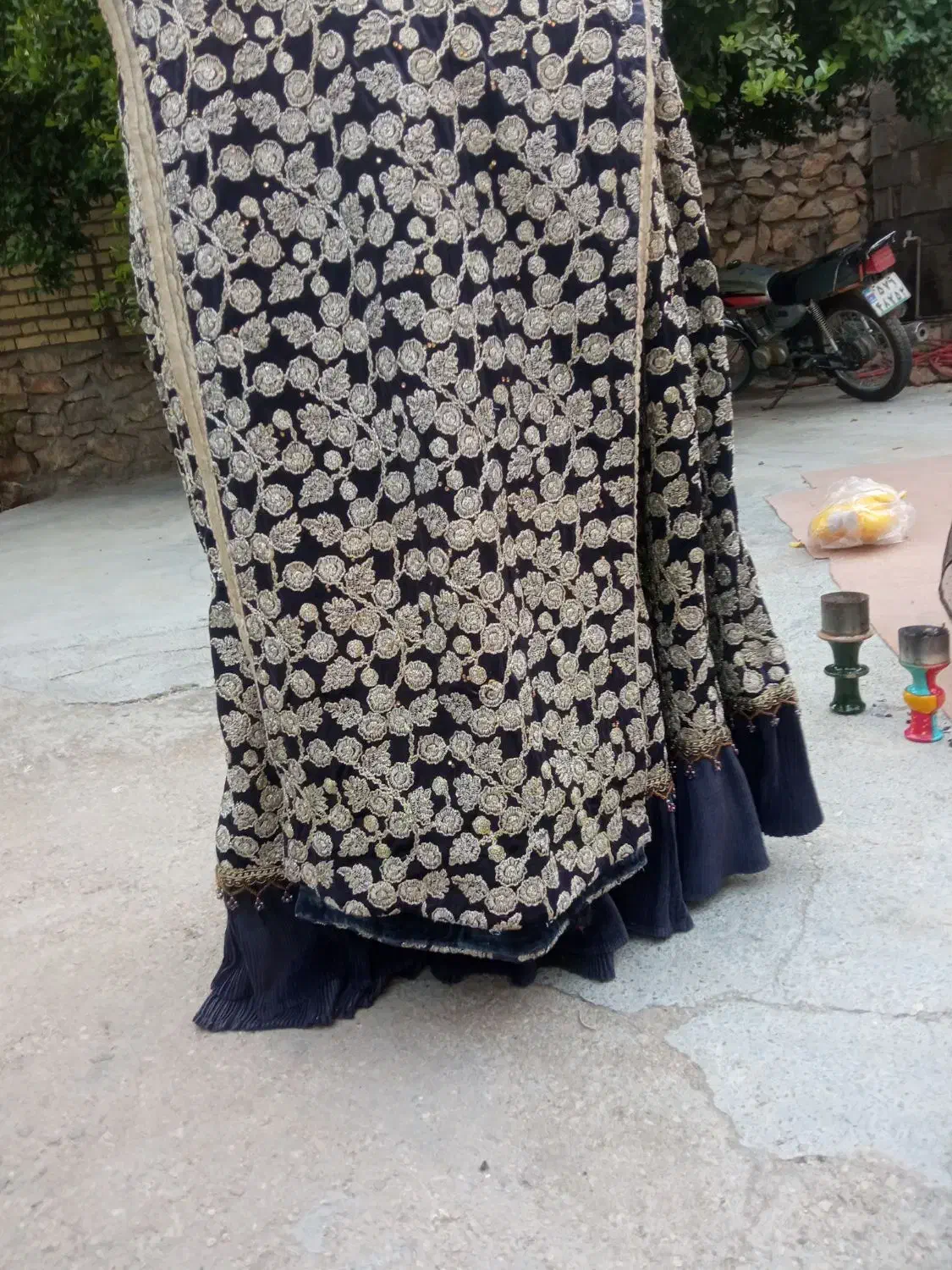 لباس محلی چرام جنس مخمل|لباس|چرام, |دیوار