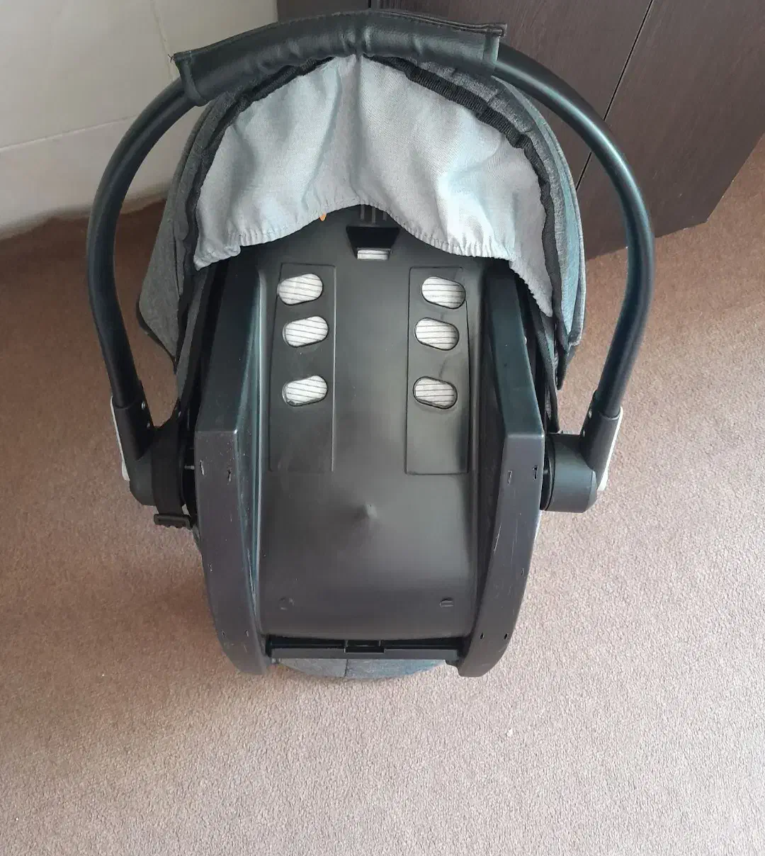 کریر|کالسکه و لوازم جانبی|نیشابور, گنبد سبز|دیوار