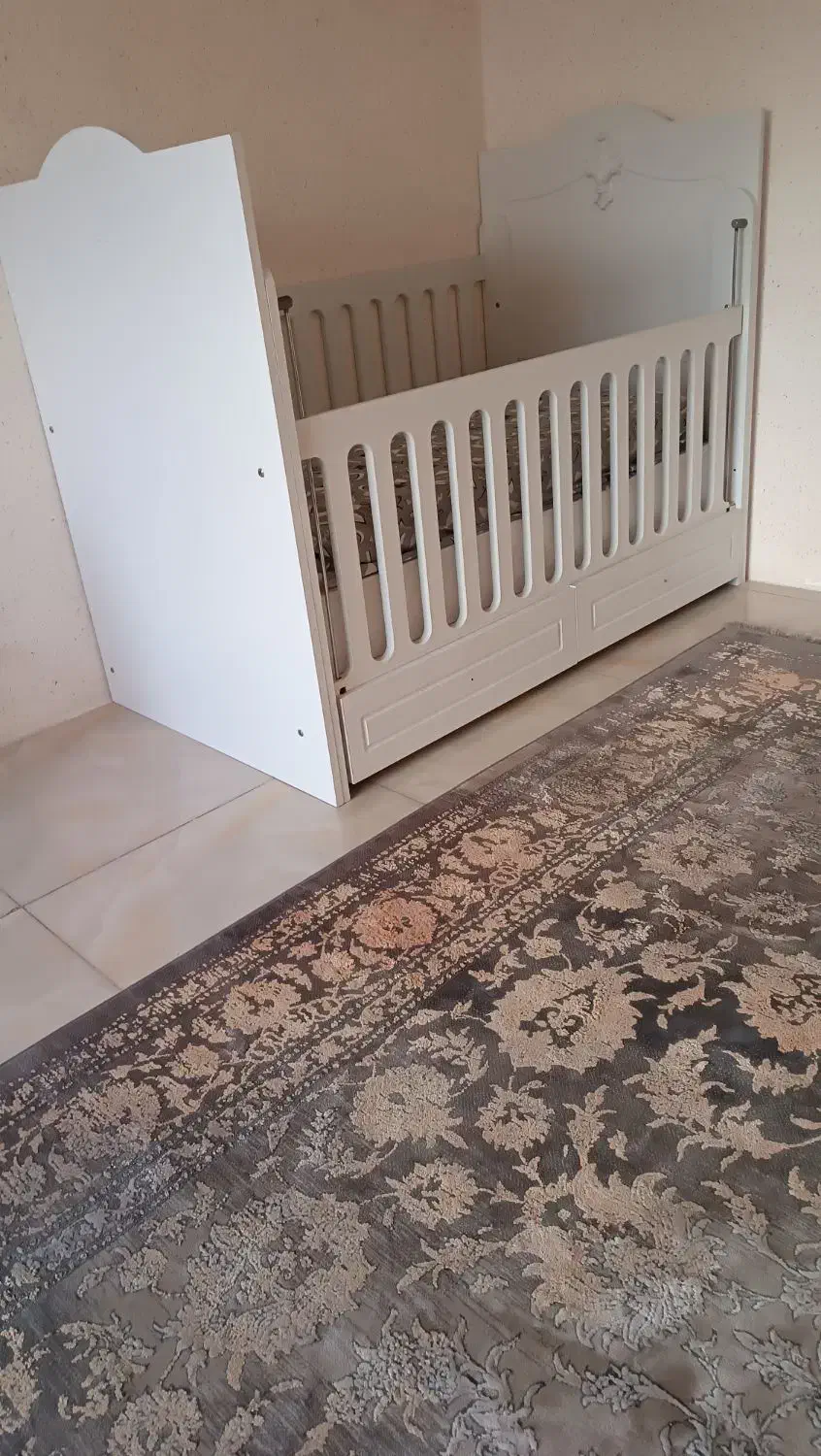 تخت نوزاد|تخت و صندلی بچه|کرمانشاه, |دیوار