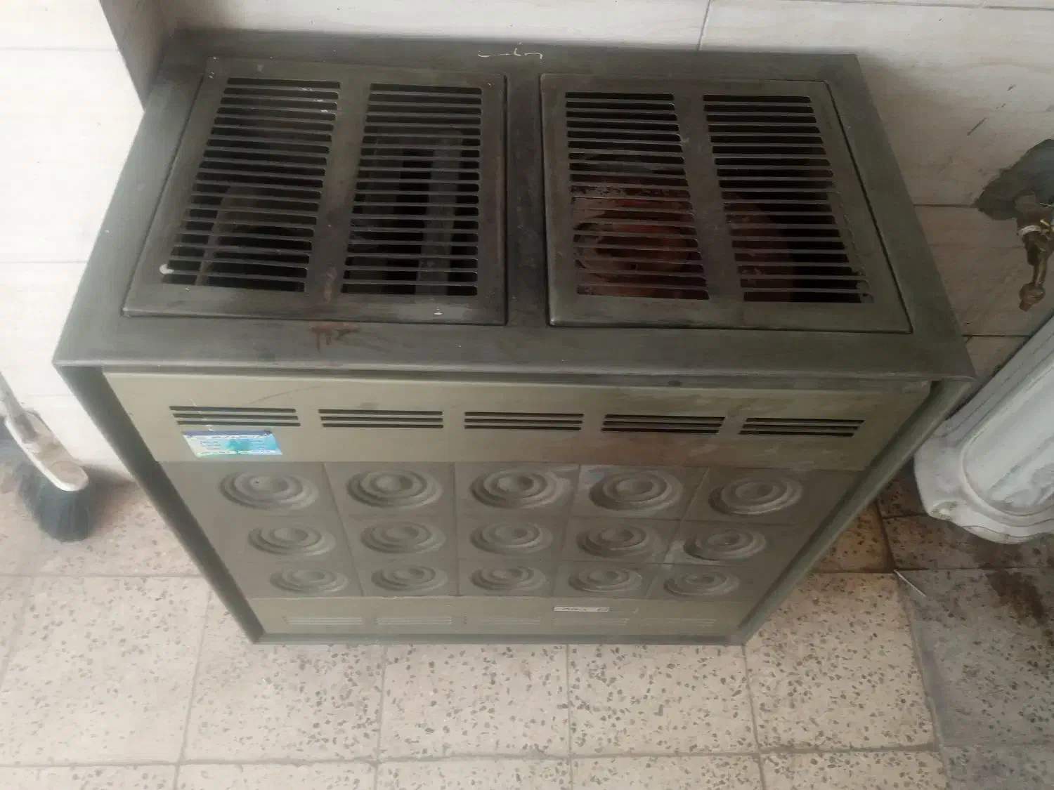 بخاری نفتی ارج در اقبالیه|بخاری، هیتر، شومینه|اقبالیه, |دیوار