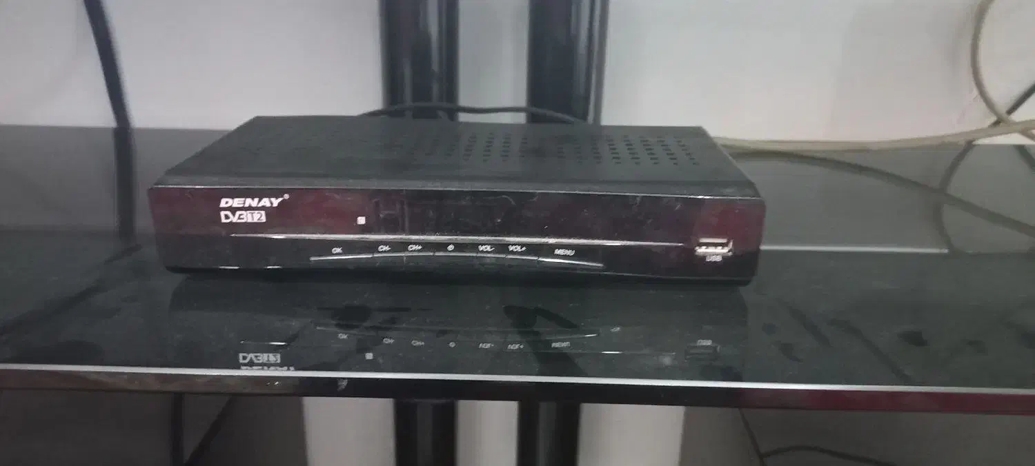 گیرنده دیجیتال بهمراه کنترل ، کاملا سالم|صوتی و تصویری|لاهیجان, انقلاب|دیوار