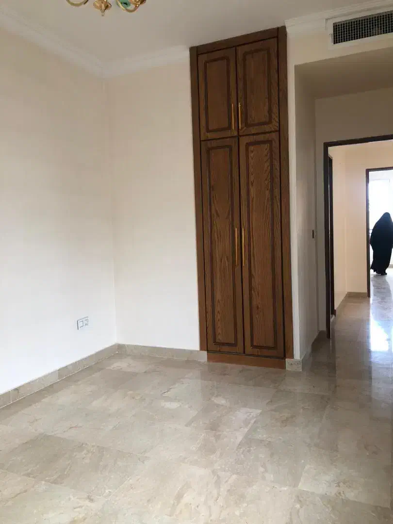 * تیسفون * 185 متر 3 خواب تکواحدی * 2 پارکینگ *