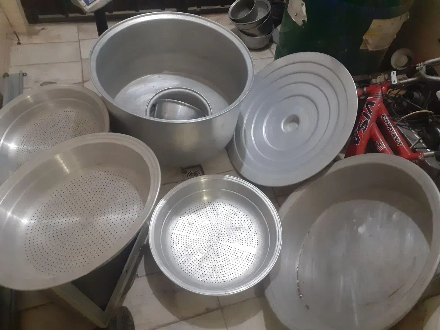 قابلمه وظروف روحی|ظروف پختوپز|اقبالیه, |دیوار