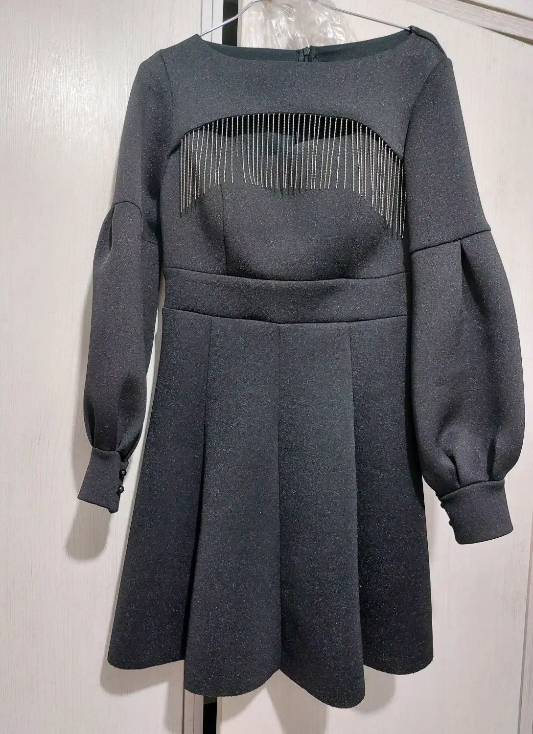 مجلسی عروسکی|لباس|مشکیندشت, |دیوار