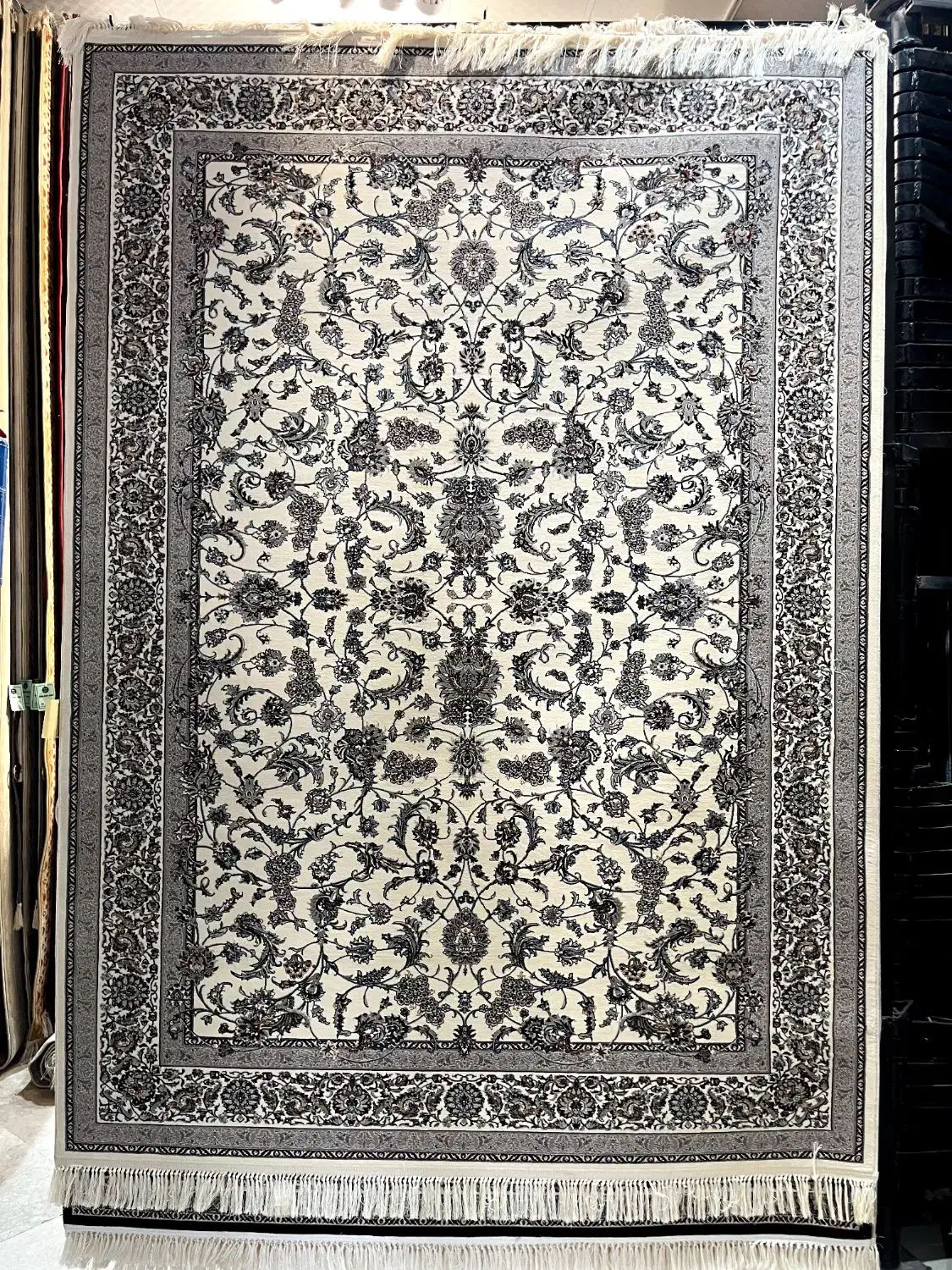 ** فرش های ۶ متری ۷۰۰ شانه **|فرش|گلبهار, شهر جدید گلبهار|دیوار