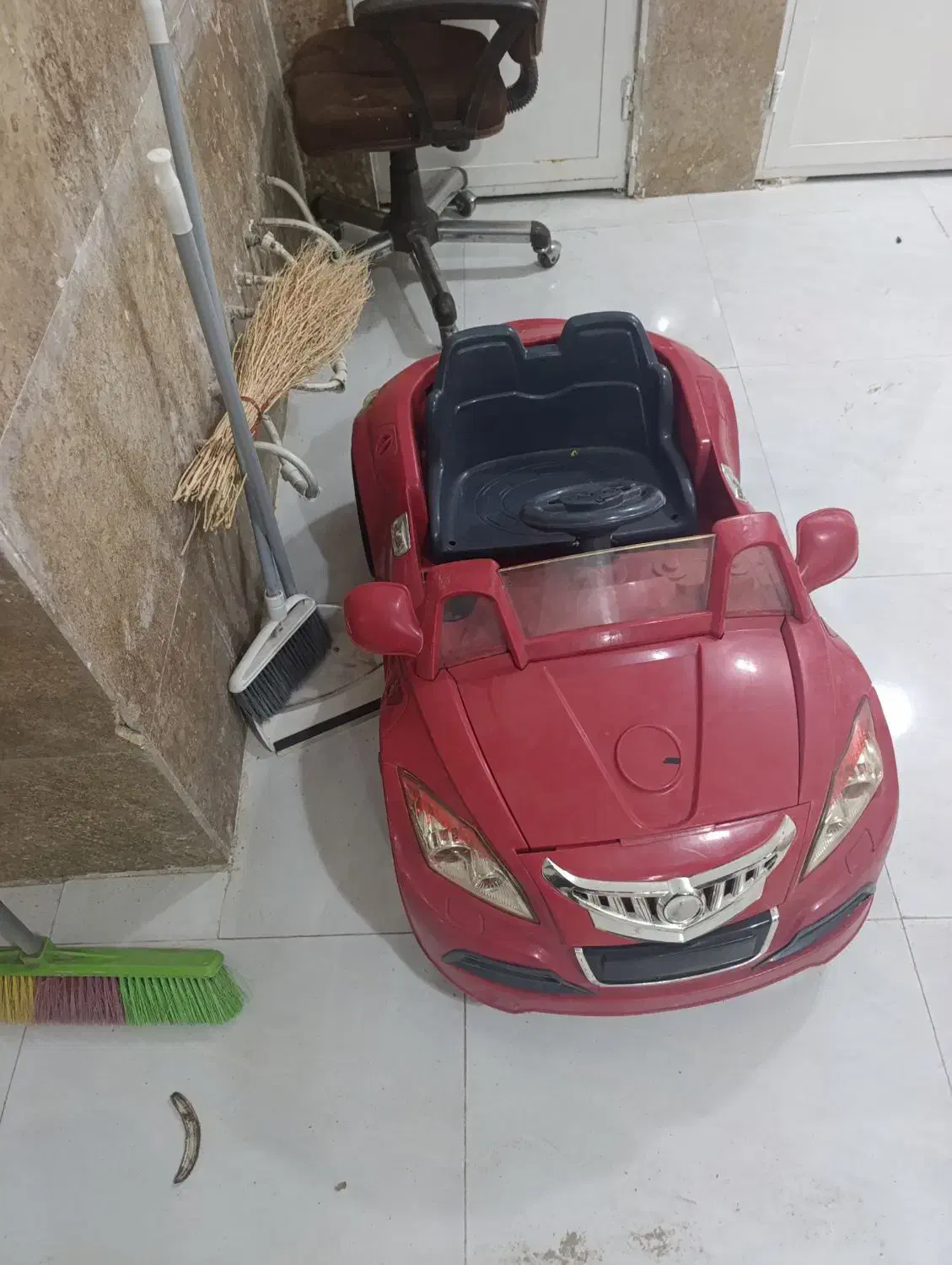 ماشین شارژی|اسباب‌بازی بچه|خرم‌آباد, |دیوار