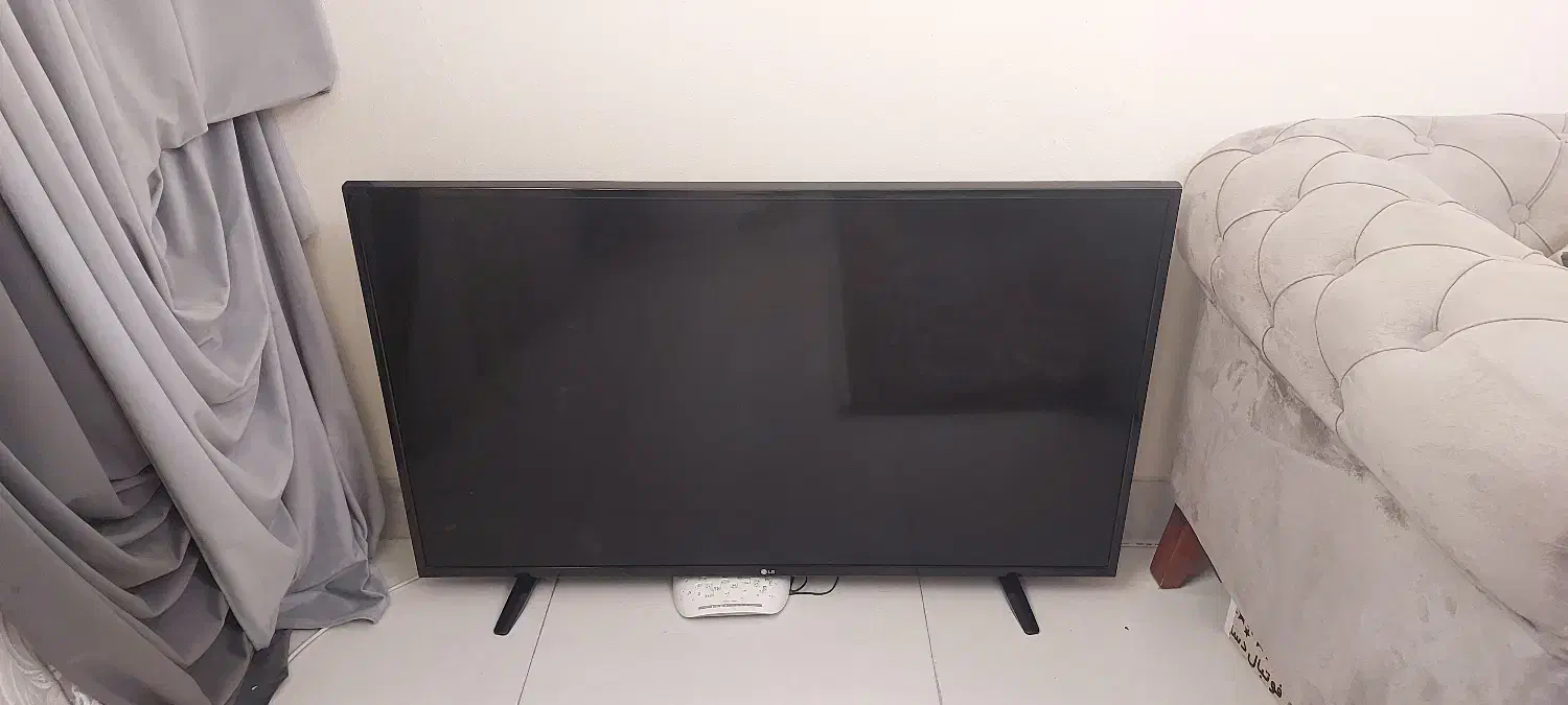 تلویزیون  LG ۴۹|تلویزیون و پروژکتور|قم, زنبیل آباد|دیوار