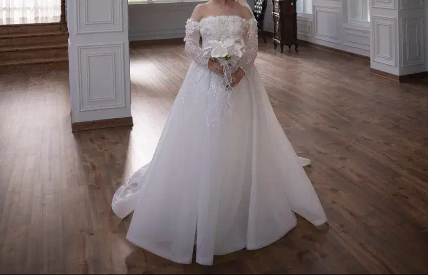 لباس عروس|لباس|ری, علایین|دیوار