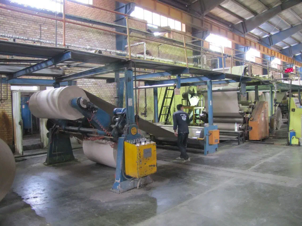 گزینش و استخدام۱۰۰ نفر آقا جهت کاردرکارخانه کارتن|استخدام صنعتی، فنی، مهندسی|یزد, |دیوار