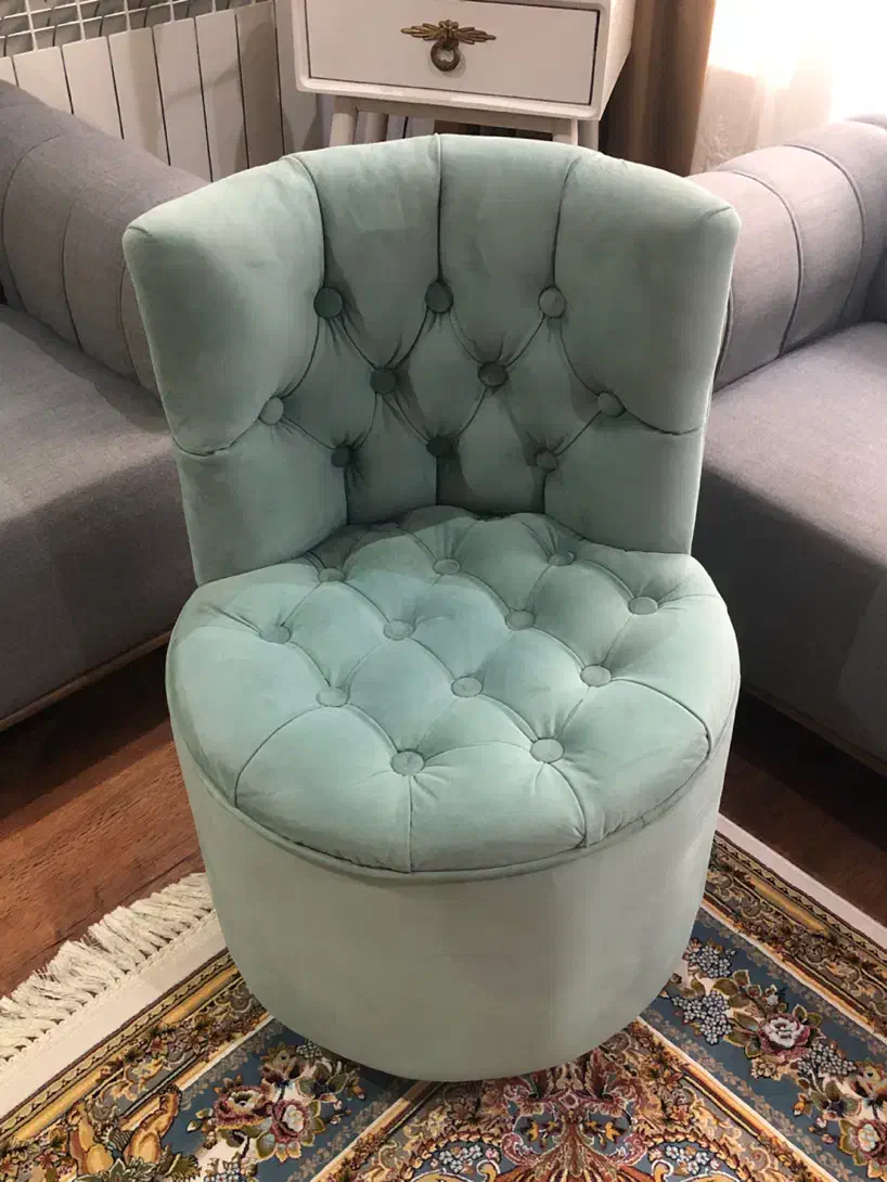 صندلی|صندلی و نیمکت|بندر انزلی, شاکوچه|دیوار