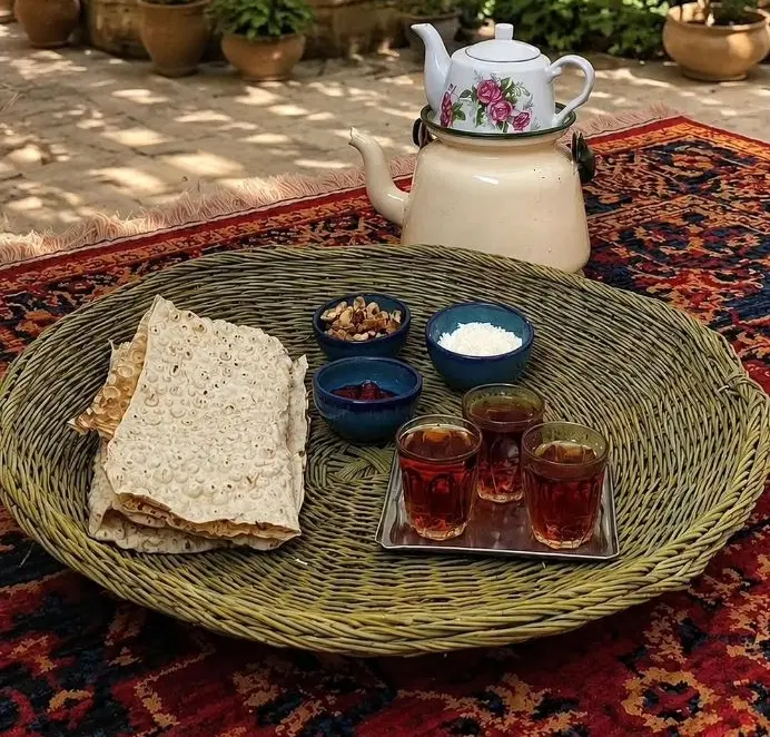آبکش|آب‌چکان و نظم‌دهنده ظروف|اصفهان, نقش جهان|دیوار