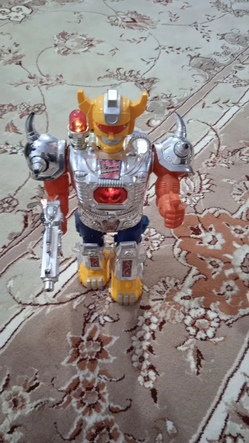 آدم برقی|اسباب‌بازی بچه|اسفراین, |دیوار