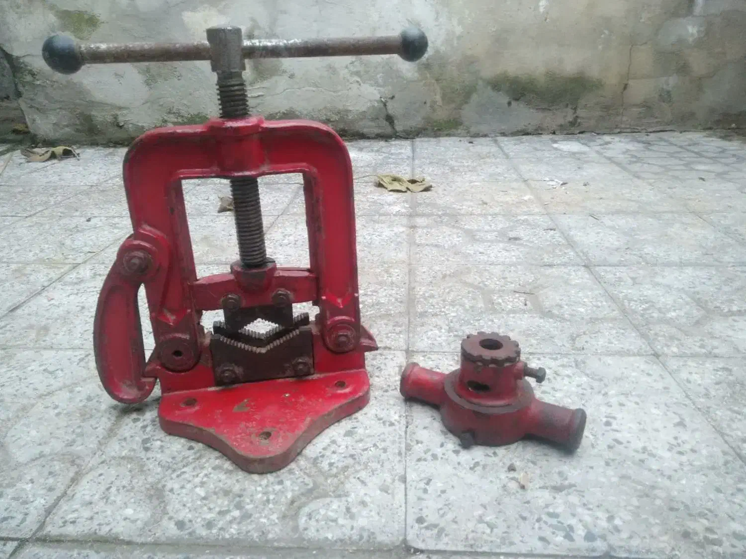 گیره و حدیده|ابزارآلات|رشت, شالکو|دیوار