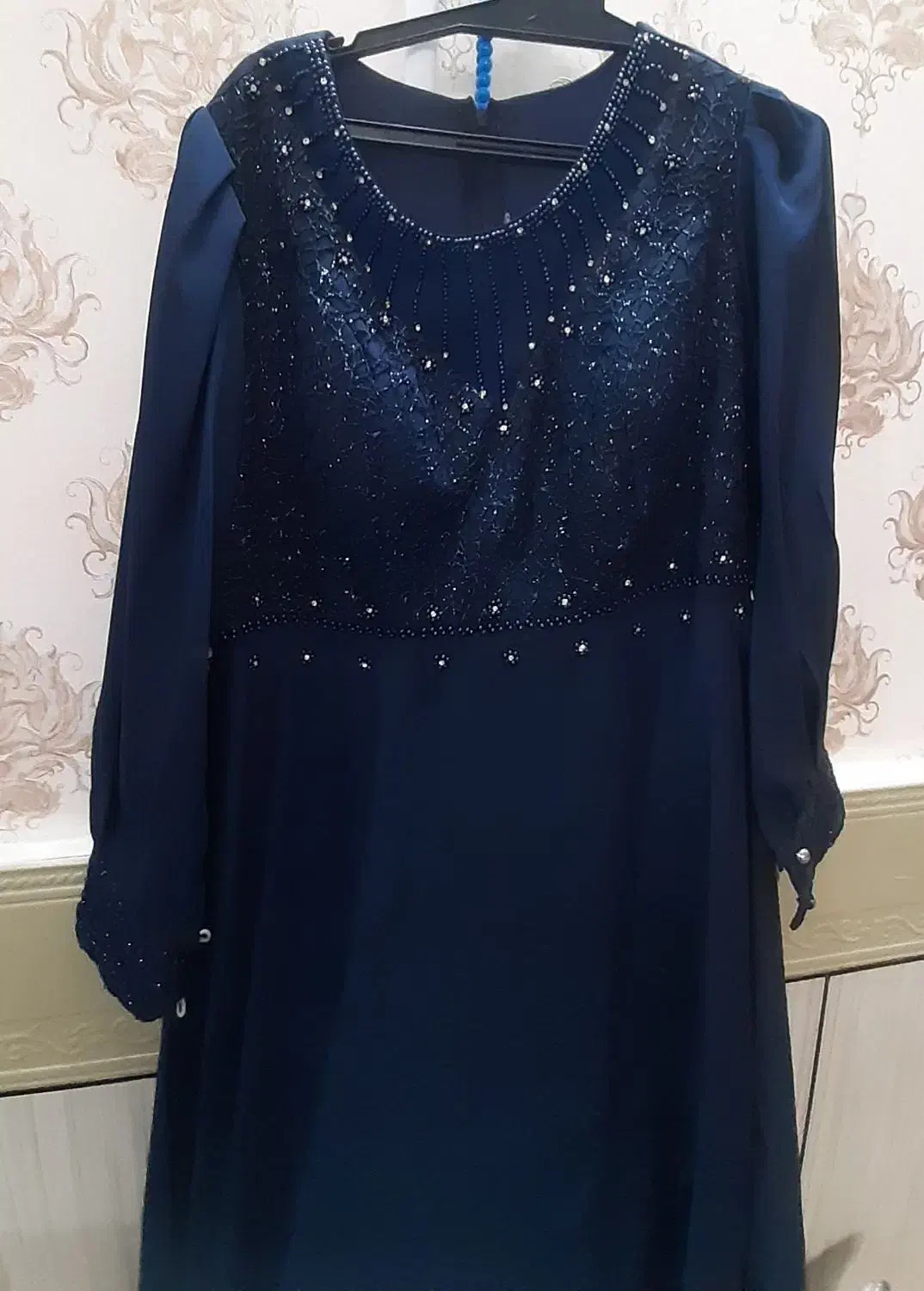 لباس مجلسی|لباس|دورود, |دیوار