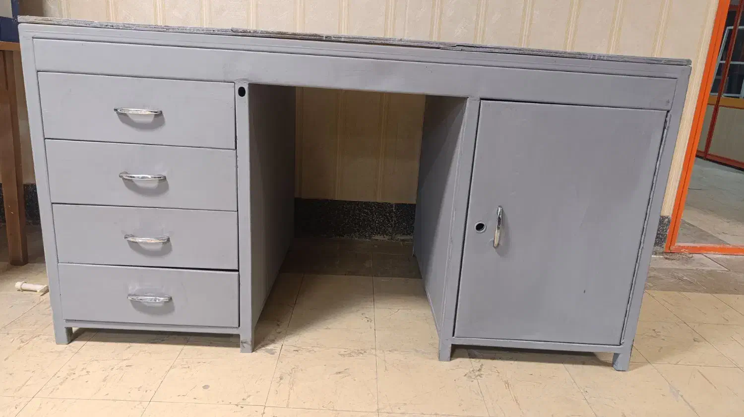 میز فلزی|مبلمان اداری|شاهینشهر, فیض|دیوار