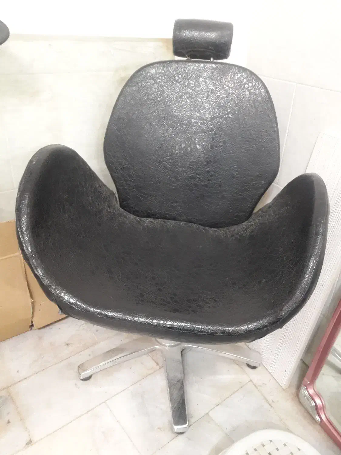 صندلی آرایشگاه|آرایشگاه و سالن‌های زیبایی|مشهد, فریزی|دیوار